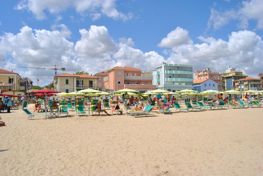 Hotel VistaMare Viserba Rimini Exterior foto